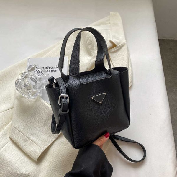 luxury fashion bag women's yangqi handheld dumpling new versatile vegetable basket one shoulder crossbody tote baghigh
luxury fashion bag women's yangqi handheld dumpling new versatile vegetable basket one shoulder crossbody tote baghigh