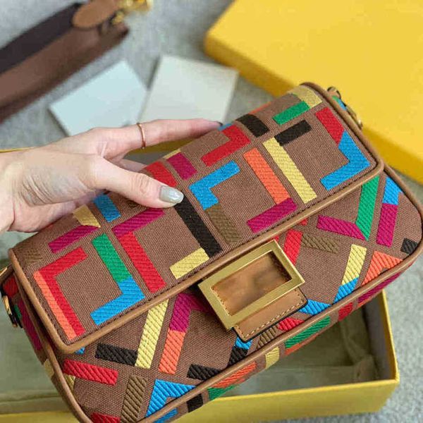 2023 new luxury fashion bag baguette pink color canvas embroidery staff portable girl's heart small squarehigh
2023 new luxury fashion bag baguette pink color canvas embroidery staff portable girl's heart small squarehigh