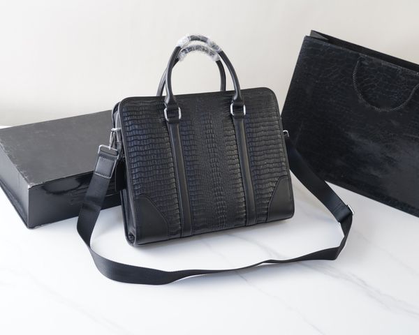 mens briefcase designer trio briefcases crossbody postman bags luxurys men lapbag classic embossing letter print hardware fashion business b
mens briefcase designer trio briefcases crossbody postman bags luxurys men lapbag classic embossing letter print hardware fashion business b