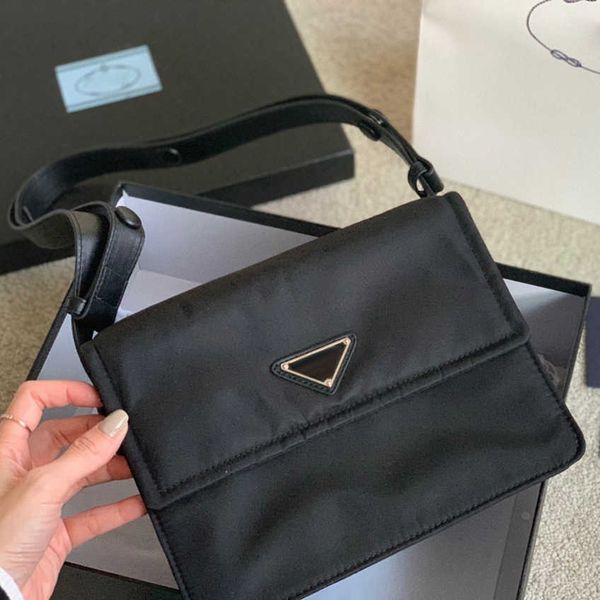 2023 women bags mini messenger two-in-one one-shoulder small square bag 70%off factory handbags
2023 women bags mini messenger two-in-one one-shoulder small square bag 70%off factory handbags