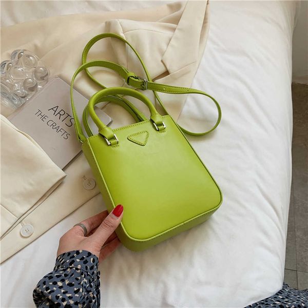 wholesale market 2023 luxury female summer leisure mini portable small square student one shoulder messenger new armpit mobile phone baghigh
wholesale market 2023 luxury female summer leisure mini portable small square student one shoulder messenger new armpit mobile phone baghigh