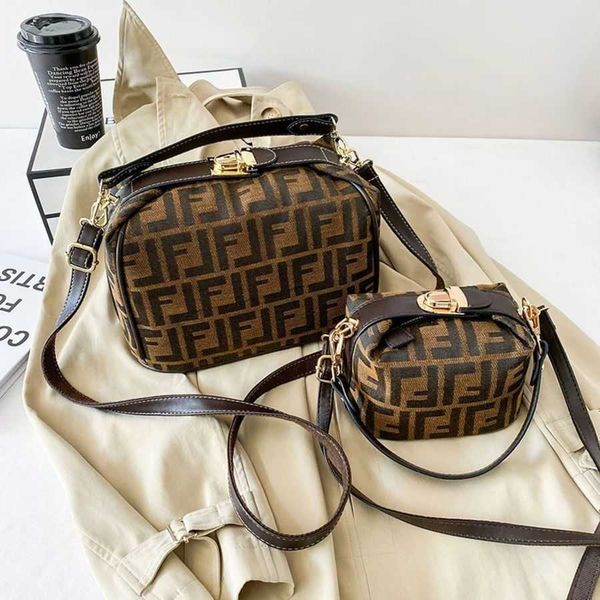 70% 2023 new shoulder bag french stick lunch box bento walking single net red boston pillow portable messengerhigh
70% 2023 new shoulder bag french stick lunch box bento walking single net red boston pillow portable messengerhigh