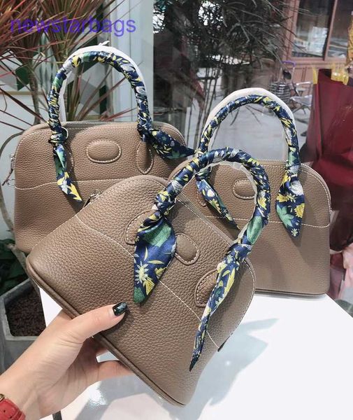 h designer bags for women 2023 new cowhide bolay bag leather hand fashion shell mini with lock large have logo
h designer bags for women 2023 new cowhide bolay bag leather hand fashion shell mini with lock large have logo