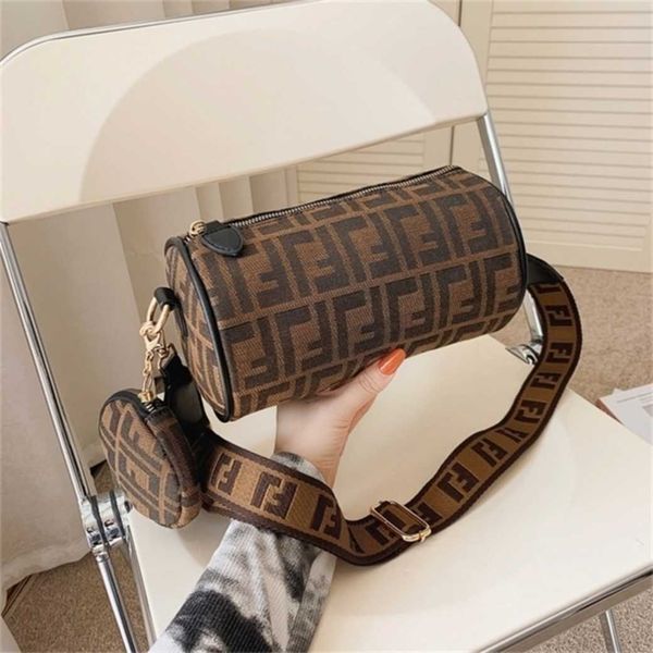 wholesale market 2023 luxury spring wide belt simple cylinder pillow old flower singlehigh quality
wholesale market 2023 luxury spring wide belt simple cylinder pillow old flower singlehigh quality