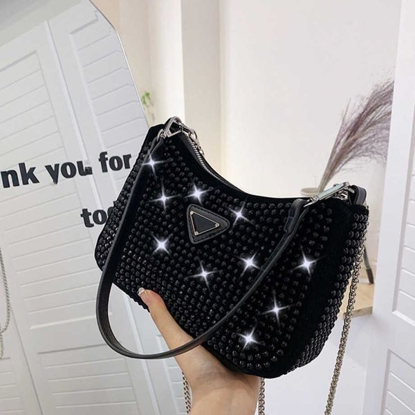 luxury handbag summer new literature and art one shoulder crossbody trend casual bright diamond small square handheld women's baghigh
luxury handbag summer new literature and art one shoulder crossbody trend casual bright diamond small square handheld women's baghigh