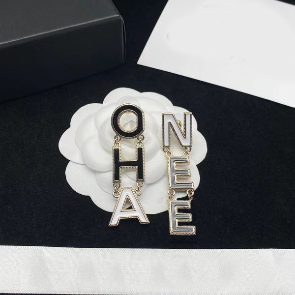 fashion black and white monogram dangle chandelier earrings ladies 18k gold enamel 925 silver needle designer jewelry for women party engage
fashion black and white monogram dangle chandelier earrings ladies 18k gold enamel 925 silver needle designer jewelry for women party engage
