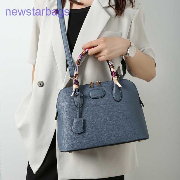 h designer bags for women 2023 new korean version large capacity women's one shoulder handbag high-grade text have logo
h designer bags for women 2023 new korean version large capacity women's one shoulder handbag high-grade text have logo