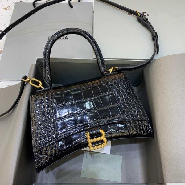 wholesale market 2023 luxury cowhide crocodile hourglass one shoulder diagonal versatile women's baghigh quality
wholesale market 2023 luxury cowhide crocodile hourglass one shoulder diagonal versatile women's baghigh quality