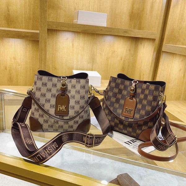 female bags 2023 bucket trend wide shoulder strap messenger large capacity texture portable women's bag ladies crossbody tote handbags
female bags 2023 bucket trend wide shoulder strap messenger large capacity texture portable women's bag ladies crossbody tote handbags