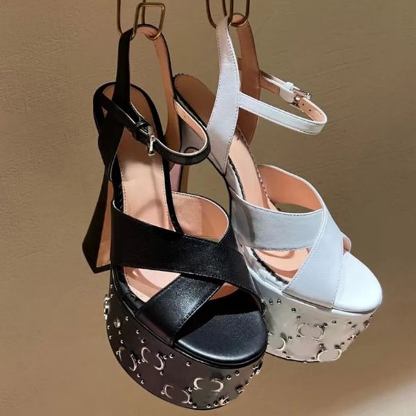 the latest g-stud sandals with interlocking embellished cross ankle strap, horseshoe heels, high heels, double waterproof platform, 15.5cm d, Black
the latest g-stud sandals with interlocking embellished cross ankle strap, horseshoe heels, high heels, double waterproof platform, 15.5cm d, Black