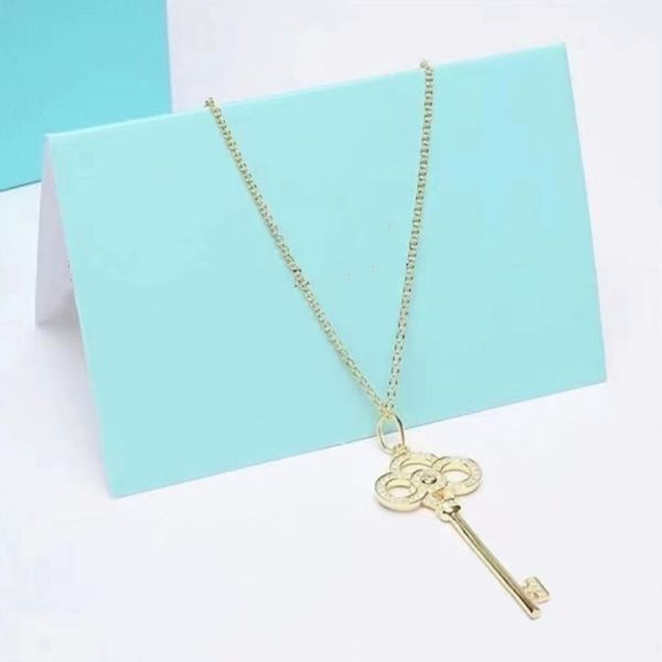luxury 925 silver cross necklace classic designer women's pendant european and american new 18k diamond girls' holiday gift box
luxury 925 silver cross necklace classic designer women's pendant european and american new 18k diamond girls' holiday gift box