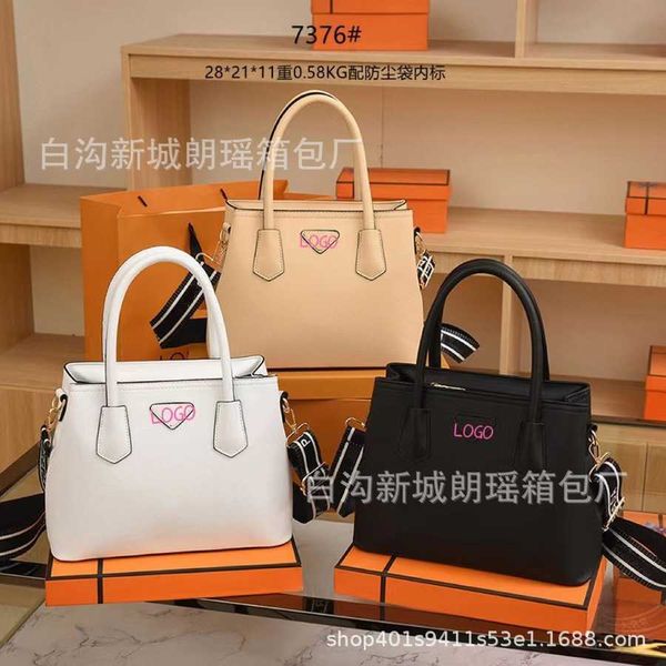 70% 2023 new shoulder bag new women's large capacity portable bucket versatile one shoulder oblique straddle baghigh
70% 2023 new shoulder bag new women's large capacity portable bucket versatile one shoulder oblique straddle baghigh