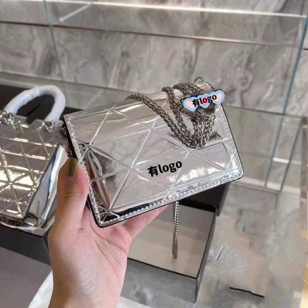 70% 2023 new shoulder bag new mirror diamond silver small square mouth red one shoulder crossbody chain adjustable gift boxhigh
70% 2023 new shoulder bag new mirror diamond silver small square mouth red one shoulder crossbody chain adjustable gift boxhigh