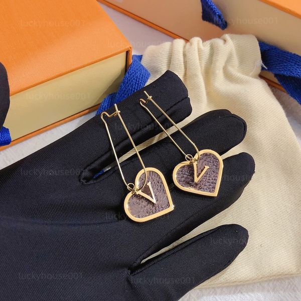 18k gold-plated luxury charm women fashion pendants heart-shaped love classic stainless steel couple gifts designer jewelry engagement earri, Golden
18k gold-plated luxury charm women fashion pendants heart-shaped love classic stainless steel couple gifts designer jewelry engagement earri, Golden