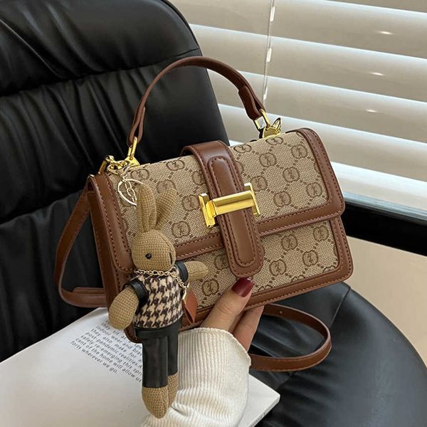 female bags 2023 bag women's single shoulder messenger portable embroidered small square bags ladies crossbody tote handbags for women
female bags 2023 bag women's single shoulder messenger portable embroidered small square bags ladies crossbody tote handbags for women