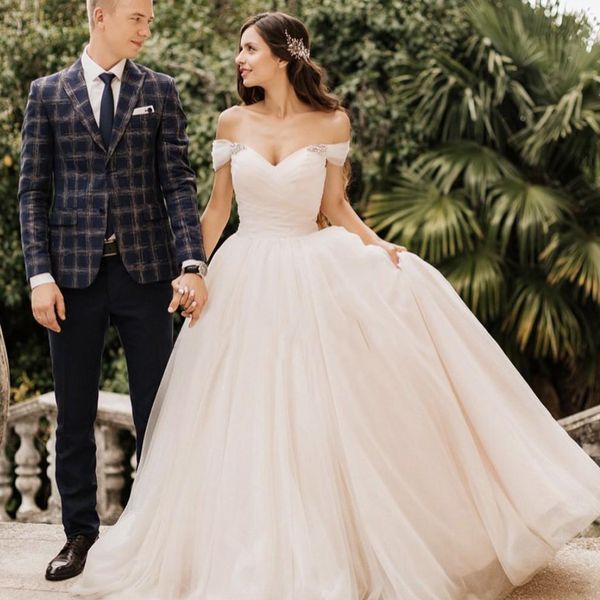 white bridal gowns ivory wedding dresses champagne a line sweetheart sleeveless court train tulle plus size custom lace up zipper pleat
white bridal gowns ivory wedding dresses champagne a line sweetheart sleeveless court train tulle plus size custom lace up zipper pleat