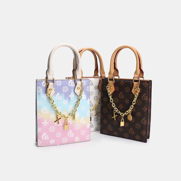 2023 luxury small gradual change tote summer rainbow small square one shoulder cross bodyhigh
2023 luxury small gradual change tote summer rainbow small square one shoulder cross bodyhigh