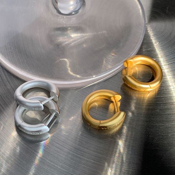 matte gold plain ring earrings for women in 2023, new small design, circular earrings, light luxury, high-grade pure silver needle, Golden;silver
matte gold plain ring earrings for women in 2023, new small design, circular earrings, light luxury, high-grade pure silver needle, Golden;silver
