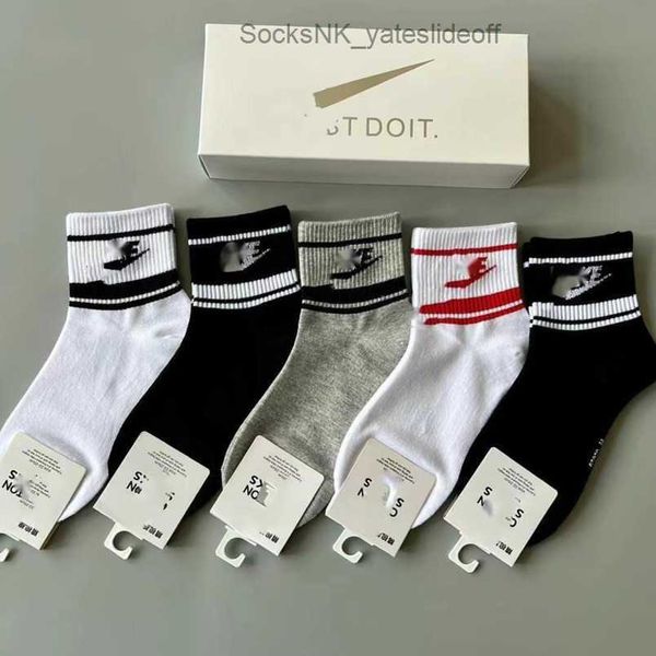 men's socks fashion luxury gift box women's hook classic brand designers tie dyed multicolor sports stockings men women cotton bre, Black
men's socks fashion luxury gift box women's hook classic brand designers tie dyed multicolor sports stockings men women cotton bre, Black