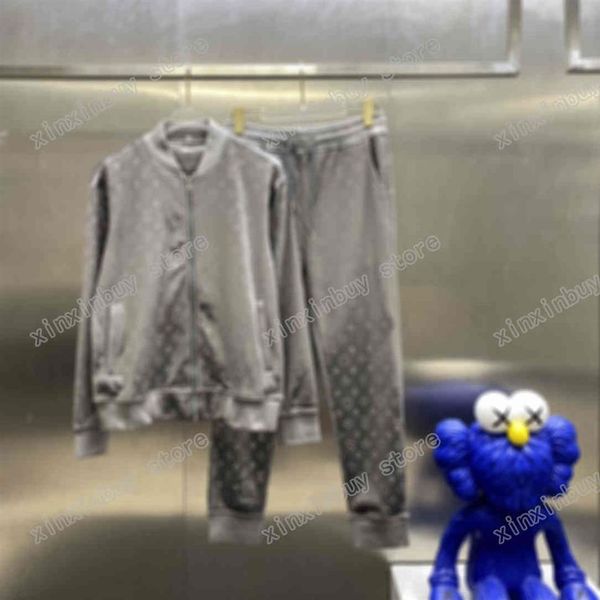 21ss mens women designers tracksuits emboss jacquard letter streetwear windbreaker fashion tracksuit jogging suits men designer zi330s, Gray
21ss mens women designers tracksuits emboss jacquard letter streetwear windbreaker fashion tracksuit jogging suits men designer zi330s, Gray