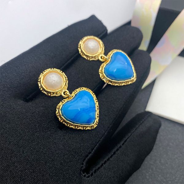 luxury earring designer women heart sapphire ear stud brand classic style c letter earring fashion simple jewelry, Golden;silver
luxury earring designer women heart sapphire ear stud brand classic style c letter earring fashion simple jewelry, Golden;silver