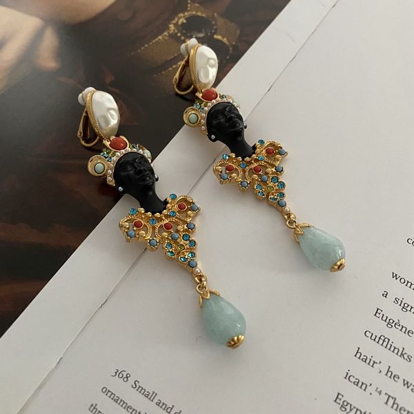 vintage women accessories jewelry gold plated exotic egypt queen rhinestone preal earrings ear clips brooches with box, Red;brown
vintage women accessories jewelry gold plated exotic egypt queen rhinestone preal earrings ear clips brooches with box, Red;brown