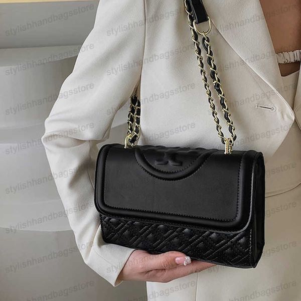 bag 2022 new famous designer chain shoulder messenger bags small square luxury fashion women purse and handbags y2211
bag 2022 new famous designer chain shoulder messenger bags small square luxury fashion women purse and handbags y2211