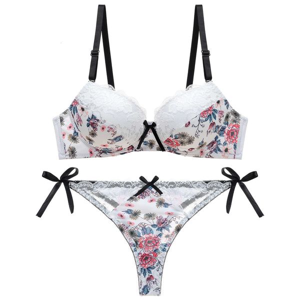 summer lace gathered small and medium-sized breast sweet print up bra underwear thong suit, Red;black
summer lace gathered small and medium-sized breast sweet print up bra underwear thong suit, Red;black