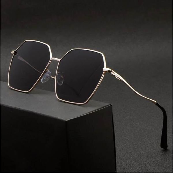 new fashion square sunglasses women sunglasses classic oversized frame square metal men sun glasses brand design mirror eyewear uv400, White;black
new fashion square sunglasses women sunglasses classic oversized frame square metal men sun glasses brand design mirror eyewear uv400, White;black