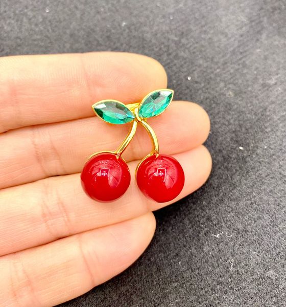 custom jewelry designers small accessories pearl crystal brooch safety lapel and women suits pins brooches, Silver
custom jewelry designers small accessories pearl crystal brooch safety lapel and women suits pins brooches, Silver