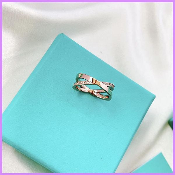 2021 new fashion women overlapping ring luxury designer jewelry with dimond casual ladies rings s925 sterling silver rose gold d21301k
2021 new fashion women overlapping ring luxury designer jewelry with dimond casual ladies rings s925 sterling silver rose gold d21301k