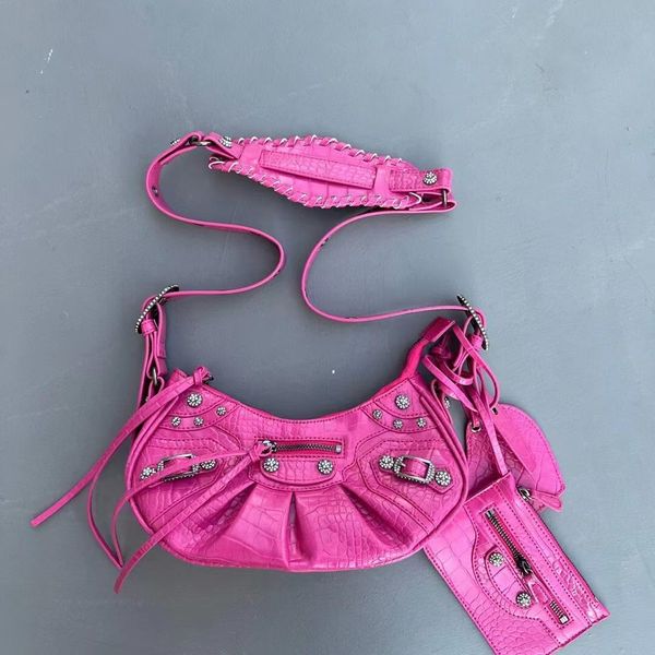 cross designer heavy chain bag women body alligator candy bag shouder flap clutch mini purse cowboy diamond leather bag fashion graffiti mag
cross designer heavy chain bag women body alligator candy bag shouder flap clutch mini purse cowboy diamond leather bag fashion graffiti mag