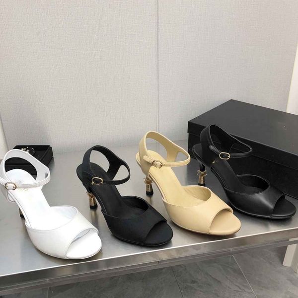 2023 stiletto heels sandals luxurys designers fashion channel heel women shoes dress shoe summer ladies slipers x6a, Black
2023 stiletto heels sandals luxurys designers fashion channel heel women shoes dress shoe summer ladies slipers x6a, Black