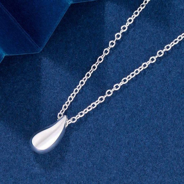 high version tiffay s925 silver personalized versatile droplet pendant simple light and luxury collar chain female, Black
high version tiffay s925 silver personalized versatile droplet pendant simple light and luxury collar chain female, Black