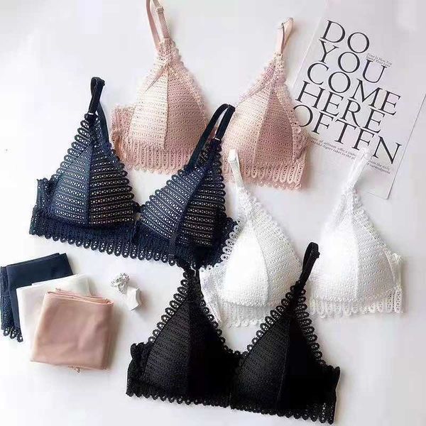martini triangle cup front buckle lace without steel ring gathered underwear back thin set bra, Red;black
martini triangle cup front buckle lace without steel ring gathered underwear back thin set bra, Red;black