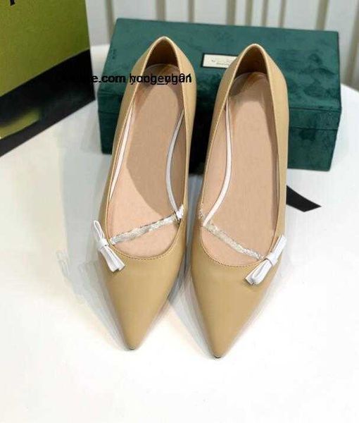 luxury designer 2023 ballet flats casual shoes op19 bows pointed toe leather soles casual shoe canvas material, Black
luxury designer 2023 ballet flats casual shoes op19 bows pointed toe leather soles casual shoe canvas material, Black