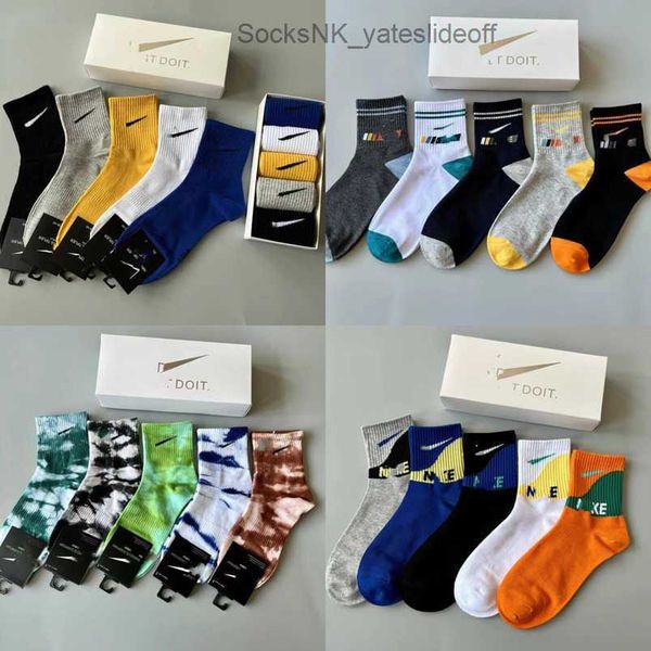 men's socks fashion luxury gift box women's hook classic brand designers tie dyed multicolor sports stockings men women cotton bre, Black
men's socks fashion luxury gift box women's hook classic brand designers tie dyed multicolor sports stockings men women cotton bre, Black