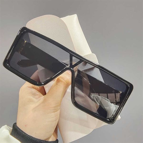 sunglasses new oversized frame one-piece trendy sunglasses personalized hip-hop mirror eyewear fashion all-match shades for men women g23022, White;black
sunglasses new oversized frame one-piece trendy sunglasses personalized hip-hop mirror eyewear fashion all-match shades for men women g23022, White;black