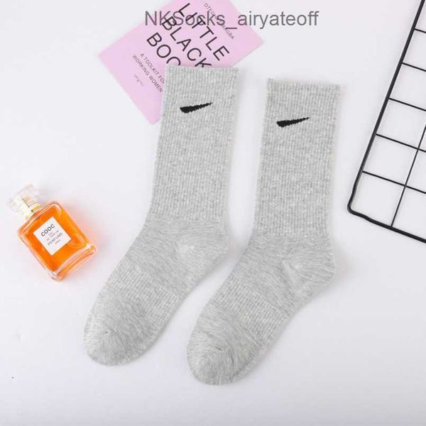 luxury men's fashion socks women's hook brand stockings designers candy colorful medium long women men couple's stocking brea, Black
luxury men's fashion socks women's hook brand stockings designers candy colorful medium long women men couple's stocking brea, Black