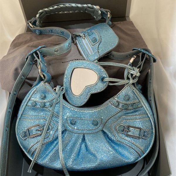 bag body cross designer heavy chain women alligator candy bag shouder flap clutch mini purse cowboy diamond leather bag fashion graffiti mag
bag body cross designer heavy chain women alligator candy bag shouder flap clutch mini purse cowboy diamond leather bag fashion graffiti mag