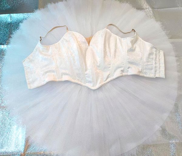 white ballet tutu professional stage wear split international competition without decoration costumes platter tutu pancake ballet dress 11 l, Black;red
white ballet tutu professional stage wear split international competition without decoration costumes platter tutu pancake ballet dress 11 l, Black;red