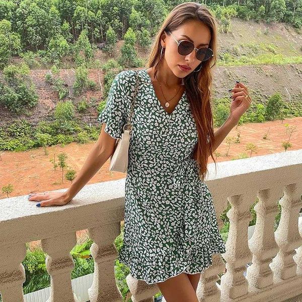 womens summer dress short sleeve green color slim fit waist v neck floral, Black;gray
womens summer dress short sleeve green color slim fit waist v neck floral, Black;gray