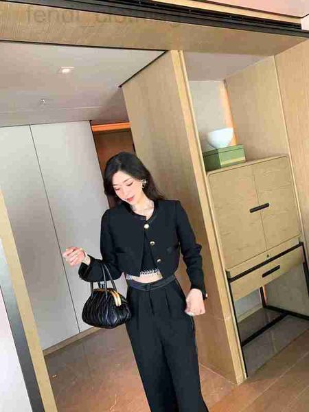 women's suits & blazers designer shenzhen nanyou high-end 22 early spring new commuting fashion elegant round neck short coat punn, White;black
women's suits & blazers designer shenzhen nanyou high-end 22 early spring new commuting fashion elegant round neck short coat punn, White;black