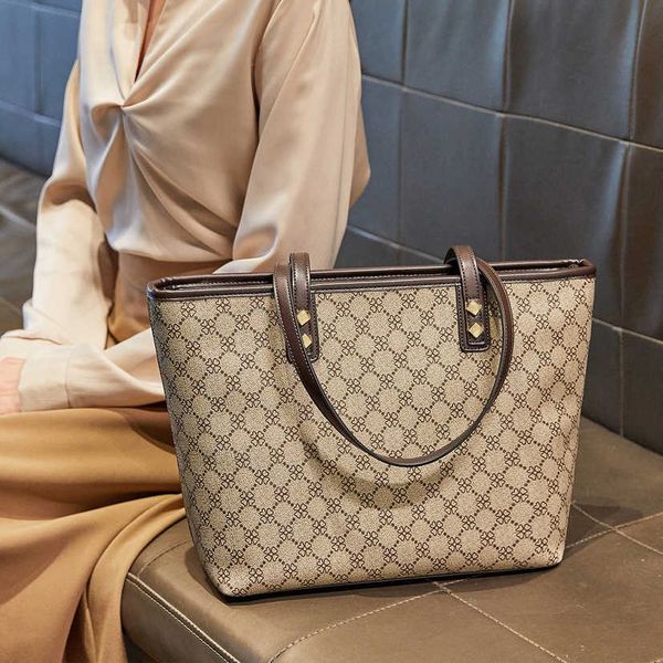 2023 fashion letters designer bags korean casual large-capacity tote bucket shoulder hand women's bag women handbags 50% off discount s
2023 fashion letters designer bags korean casual large-capacity tote bucket shoulder hand women's bag women handbags 50% off discount s