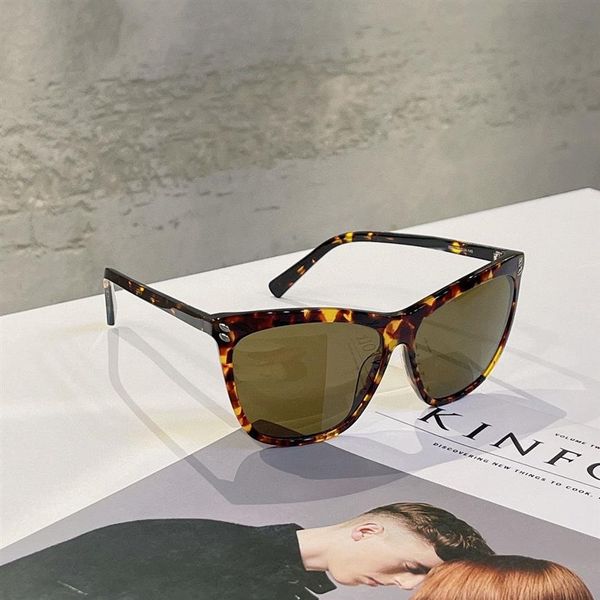 womens sunglasses for women 0085 men sun glasses fashion style protects eyes uv400 lens with case2817, White;black
womens sunglasses for women 0085 men sun glasses fashion style protects eyes uv400 lens with case2817, White;black