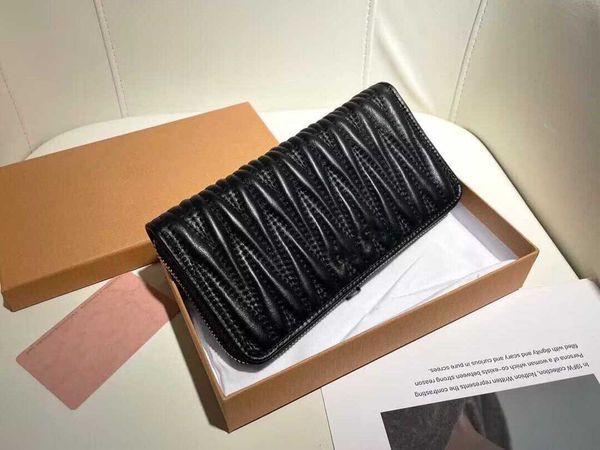 2023 designer wallet card and coin famous wallet leather wallet card clip coin wallet gift box leopard grain embossing, Red;black
2023 designer wallet card and coin famous wallet leather wallet card clip coin wallet gift box leopard grain embossing, Red;black