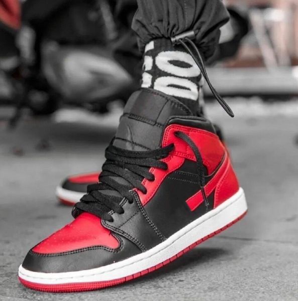 casual shoes wholesale 1s basketball girls boys jumpman 1 mid alternate bred outdoor designer sneakers for jumping original boxes coming, Black
casual shoes wholesale 1s basketball girls boys jumpman 1 mid alternate bred outdoor designer sneakers for jumping original boxes coming, Black