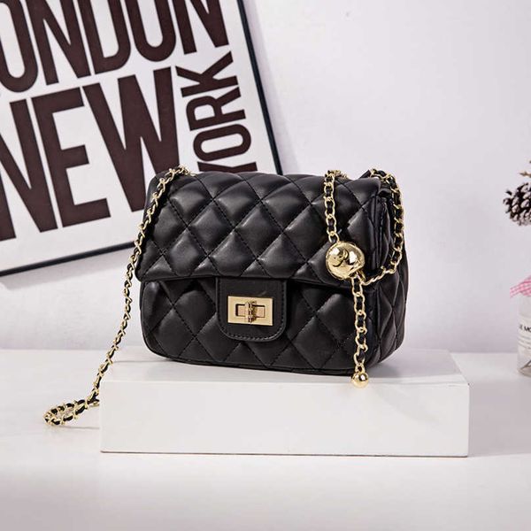 new 2023 fashion brand bags spring summer korean simple easy wear one-shoulder cross-body rhombus small square bag gold chain designer handb
new 2023 fashion brand bags spring summer korean simple easy wear one-shoulder cross-body rhombus small square bag gold chain designer handb