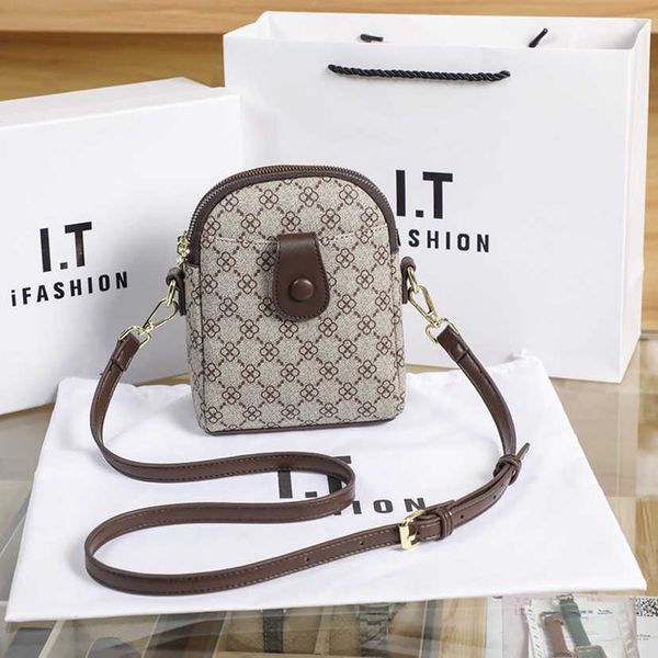 2023 fashion letters designer bags summer small square bag wallet mini one shoulder crossbody women handbags 50% off discount sale
2023 fashion letters designer bags summer small square bag wallet mini one shoulder crossbody women handbags 50% off discount sale
