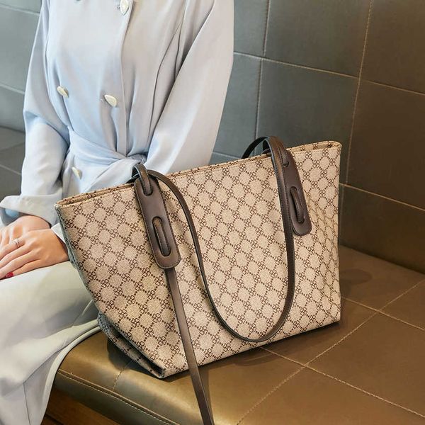2023 new luxury fashion handbags capacity elegant tote large shoulder women's bag shoulder tote bags for women
2023 new luxury fashion handbags capacity elegant tote large shoulder women's bag shoulder tote bags for women